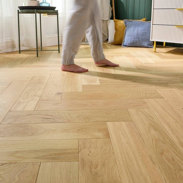 Herringbone Parquet Engineered Wood Flooring 14mm Stripped Oak Brushed Oiled
