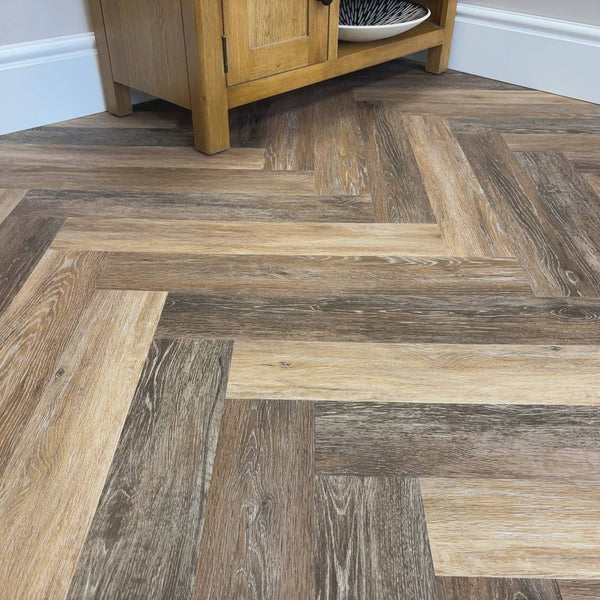 Chic Parquet LVT Flooring Dry Back Oak Diverse 8004