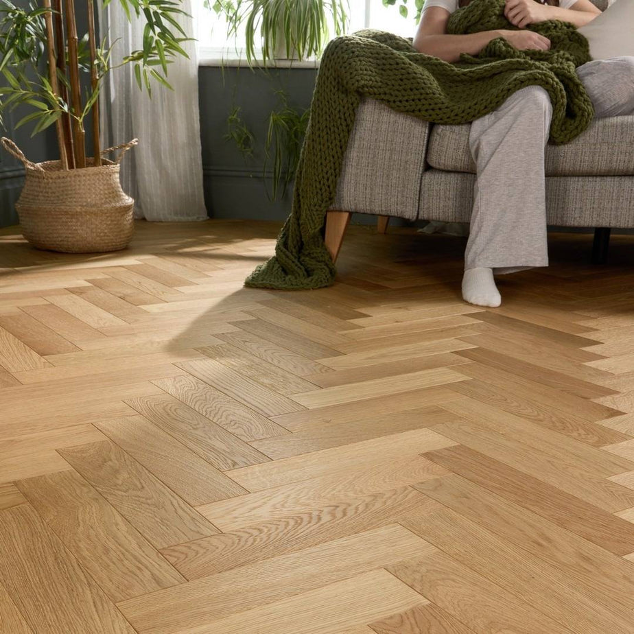 Herringbone Parquet Engineered Wood Flooring 18mm Natural Oak Brushed Oiled