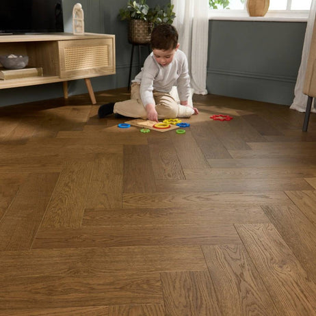 Herringbone Parquet Engineered Wood Flooring Brushed Matt Lacquer 14mm Harvest Oak