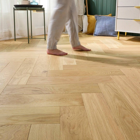 Herringbone Parquet Engineered Wood Flooring 14mm Stripped Oak Brushed Oiled