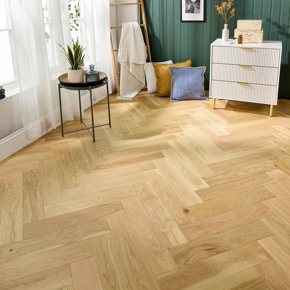 Herringbone Parquet Engineered Wood Flooring 14mm Stripped Oak Brushed Oiled