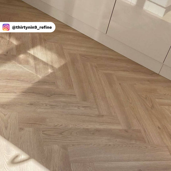 Prestige Herringbone Laminate flooring Faded Oak 8mm 3678
