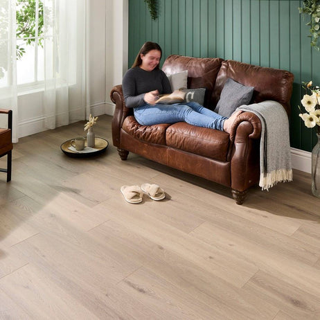 Embrace Pro Laminate Flooring 14mm Crystal Oak AC5 Built-in Underlay