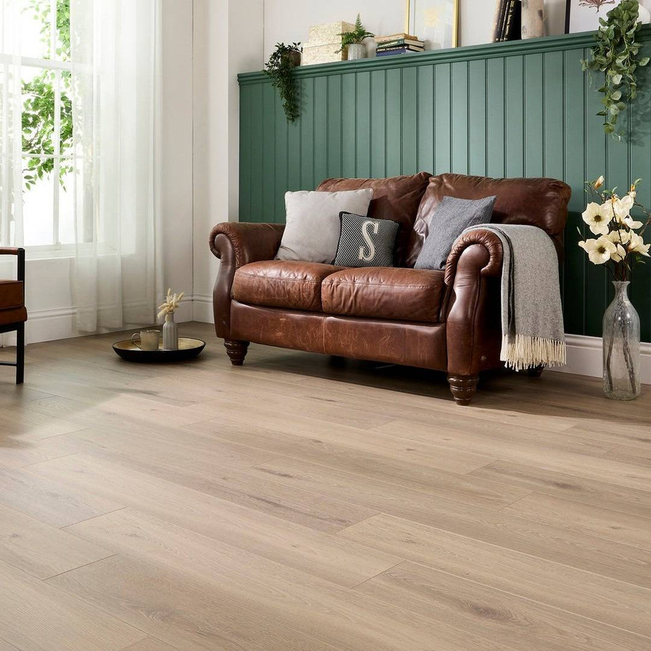 Embrace Pro Laminate Flooring 14mm Crystal Oak AC5 Built-in Underlay
