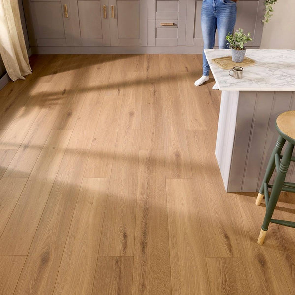 Embrace Pro Laminate Flooring 14mm Farmhouse Oak AC5 Built-in Underlay