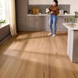 Embrace Pro Laminate Flooring 14mm Farmhouse Oak AC5 Built-in Underlay