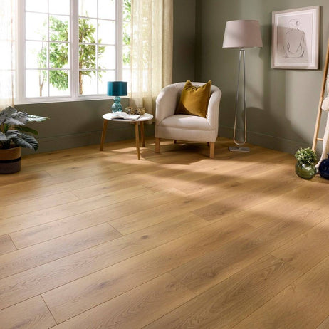 Embrace Pro Laminate Flooring 14mm Woodland Oak AC5 Built-in Underlay