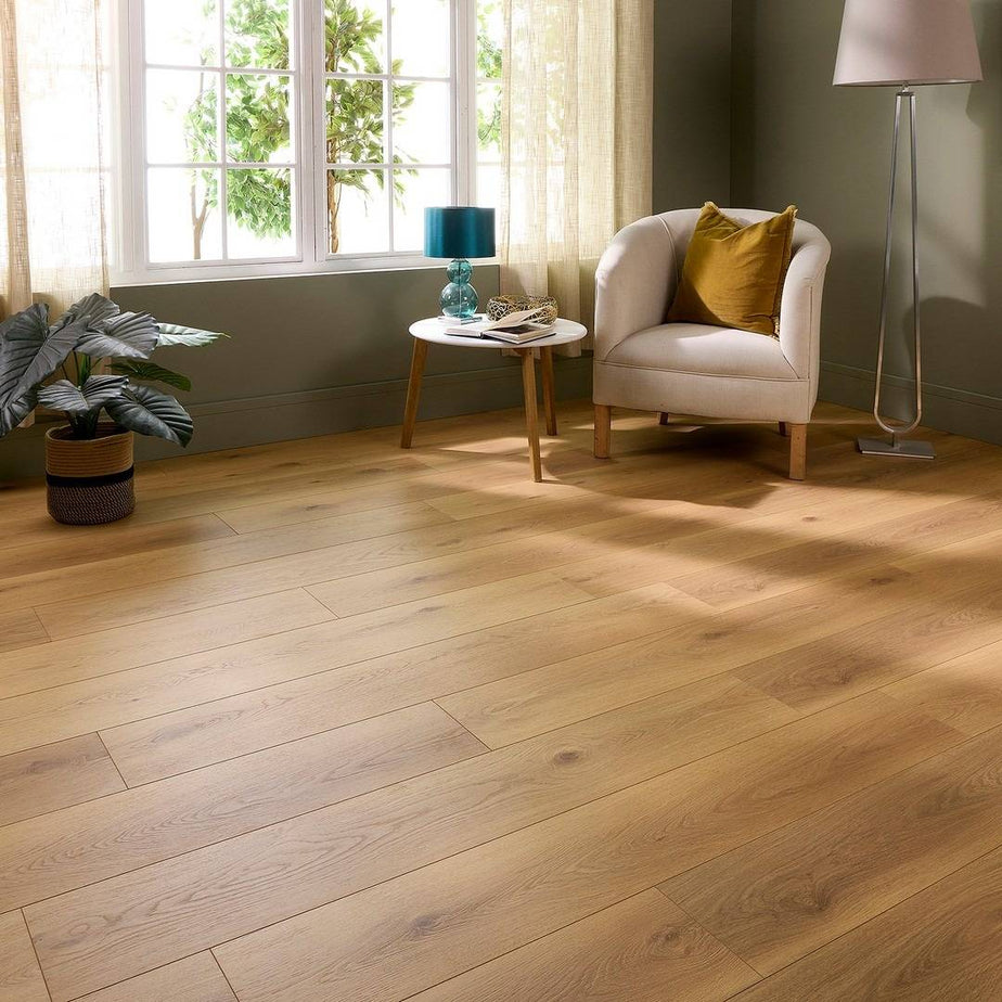 Embrace Pro Laminate Flooring 14mm Woodland Oak AC5 Built-in Underlay