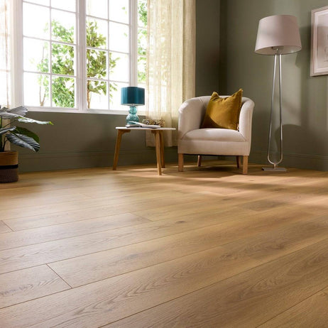 Embrace Pro Laminate Flooring 14mm Woodland Oak AC5 Built-in Underlay