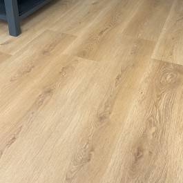Hyper Loc Natural Oak H051 Click Vinyl
