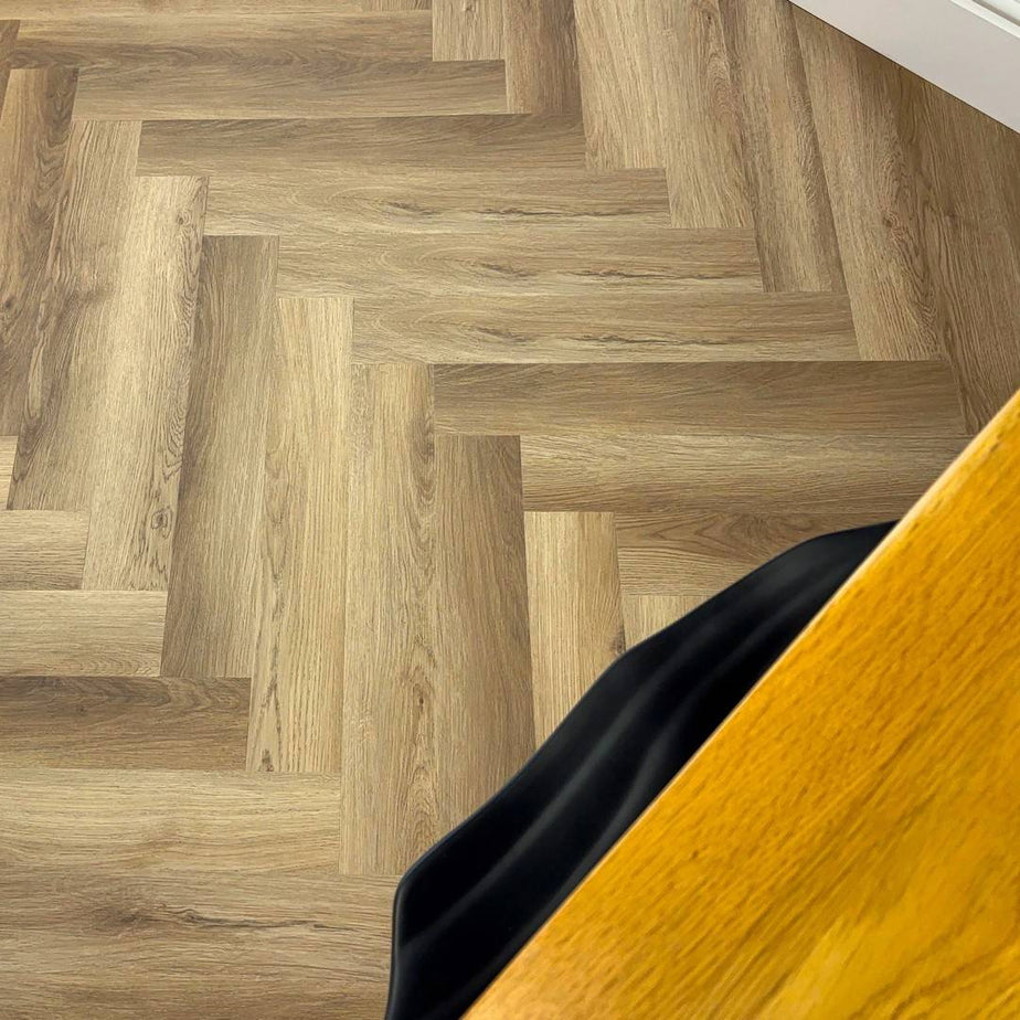 Chic Parquet LVT Flooring Dry Back Oak Nature 8002