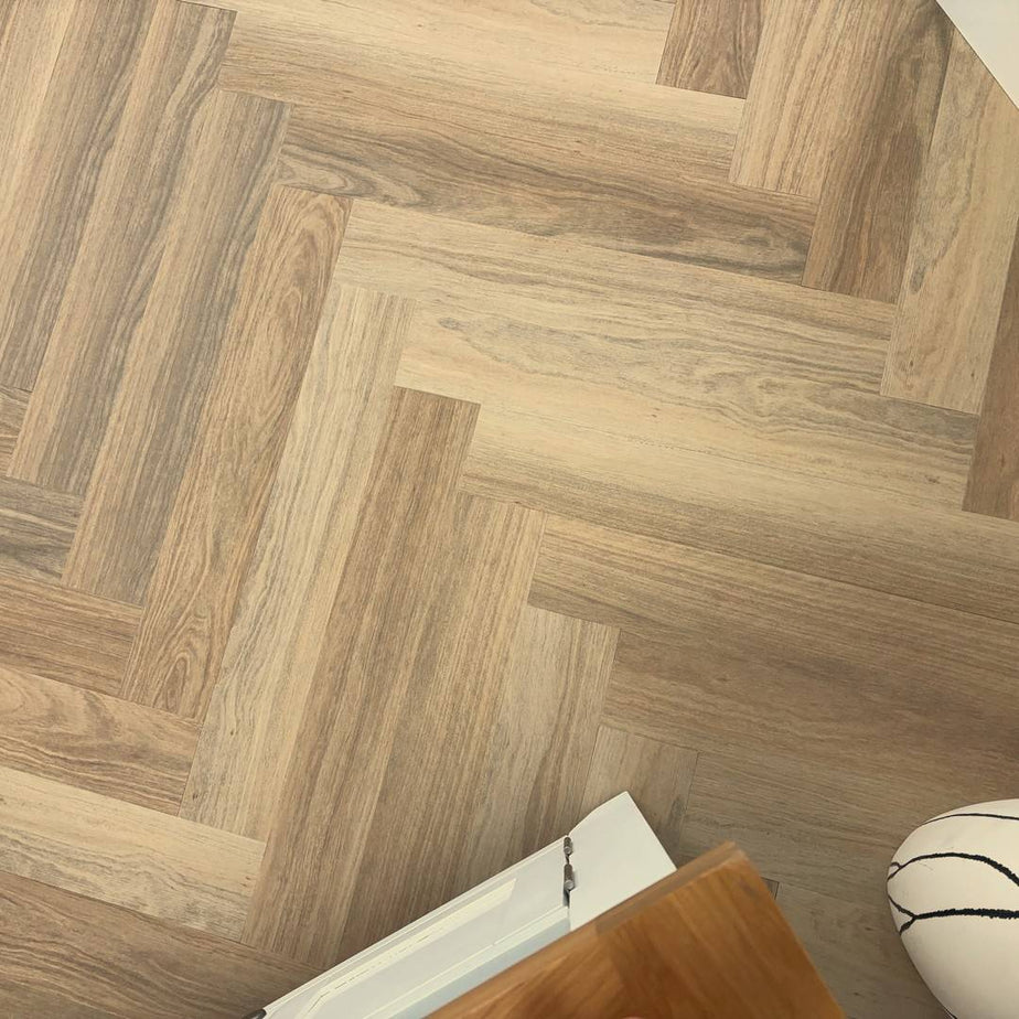 Chic Parquet LVT Flooring Dry Back Light Walnut 8003