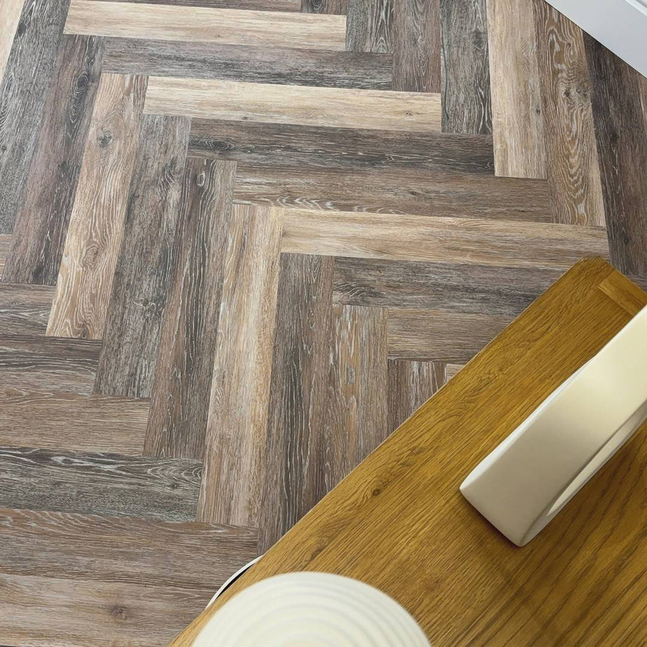 Chic Parquet LVT Flooring Dry Back Oak Diverse 8004