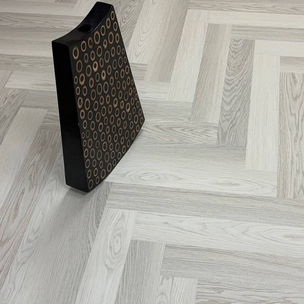 Chic Parquet LVT Flooring Dry Back Pale Oak 8008
