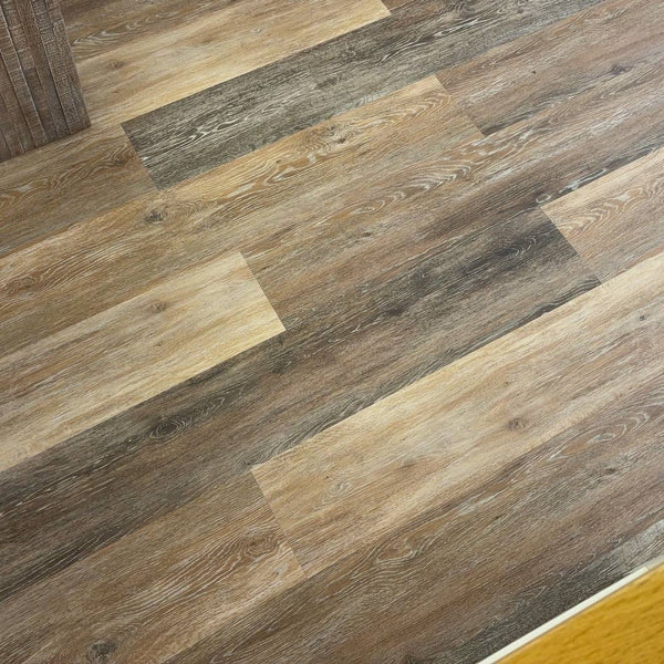 Engrave Oak Diverse Luxury Vinyl Flooring Plank 7004